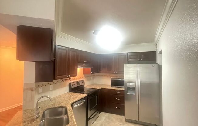 2 beds, 2 baths, $1,595