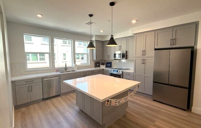 Brand New Townhome in Moonstone Community – Be the First to Live Here!