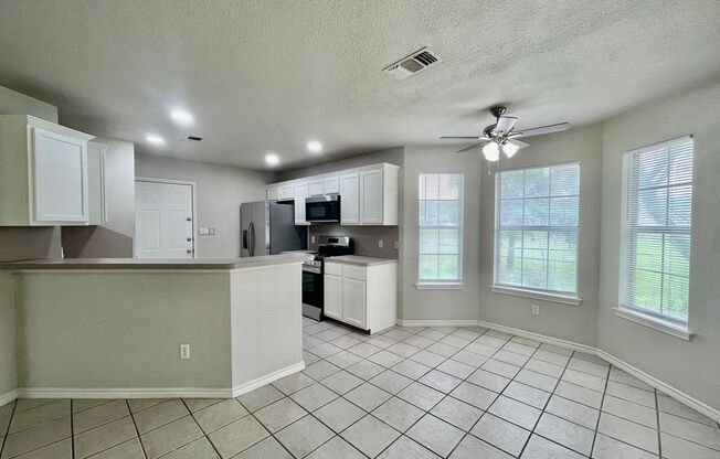 Comfort & Charm in Castle Forest - Reduced Deposit for Qualified Applicants!