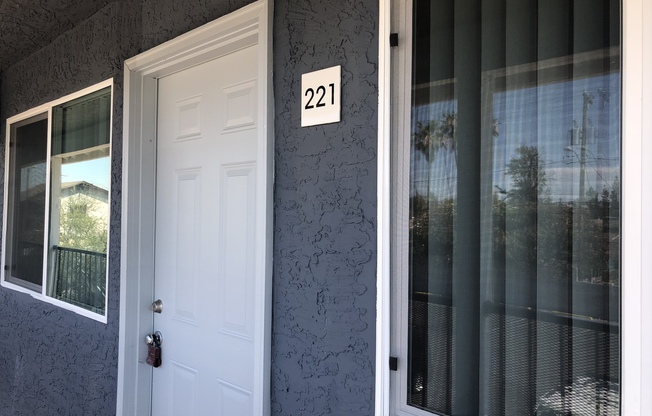 2 beds, 1 bath, 950 sqft, $1,200, Unit 221
