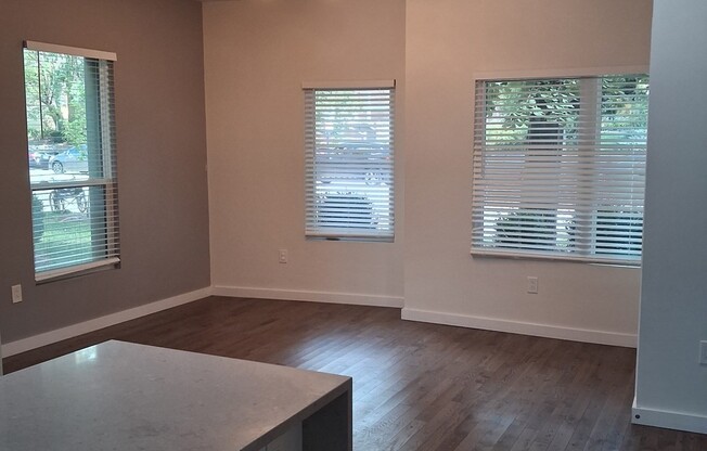 127 HYDE PARK