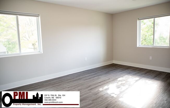 2 beds, 1 bath, $1,050, Unit 4001 Holdrege St. #7