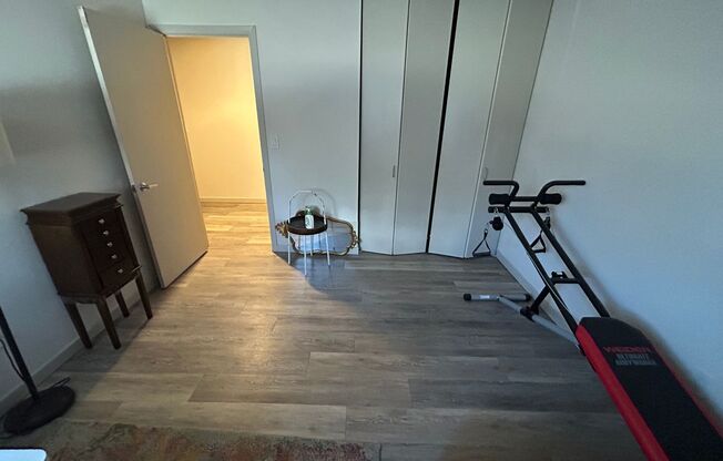 2 beds, 1 bath, $1,395, Unit 122