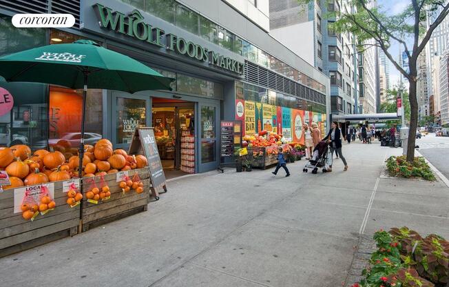 220 E 57 ST