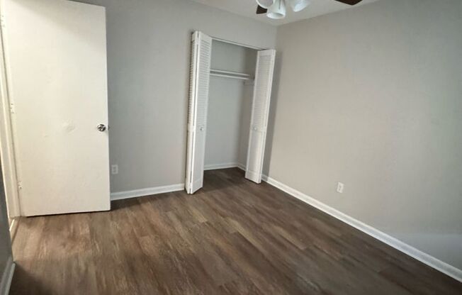 2 beds, 1 bath, $1,200