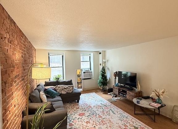66 WESTLAND AVE