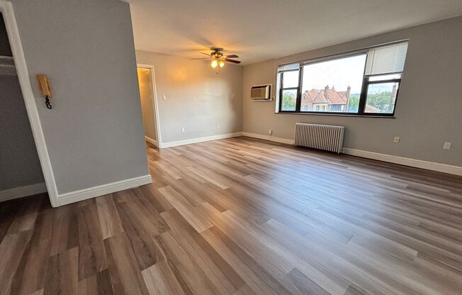 2 beds, 1 bath, 800 sqft, $1,840, Unit 6224 Fifth Ave. #111H