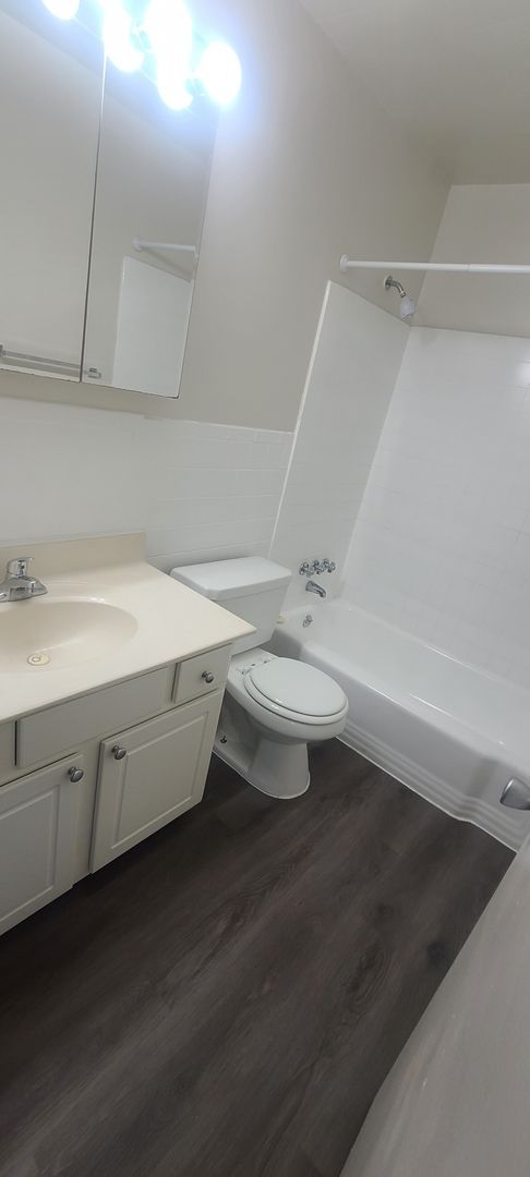 2 beds, 1.5 baths, 953 sqft, $1,310, Unit 4608-G