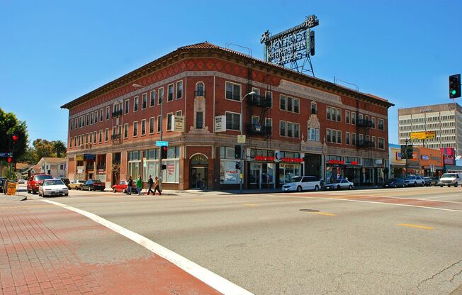 Jensen's Recreation Center Apts...Gorgeous Apartments...This You've Gotta See to Believe!!!