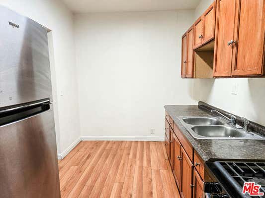 2 beds, 1 bath, 850 sqft, $2,100