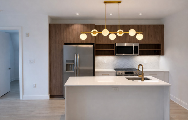 2 beds, 2 baths, 1,022 sqft, $2,795, Unit PH-16