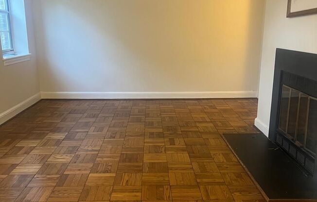 This cozy unit combines convenience, comfort, and a prime location.