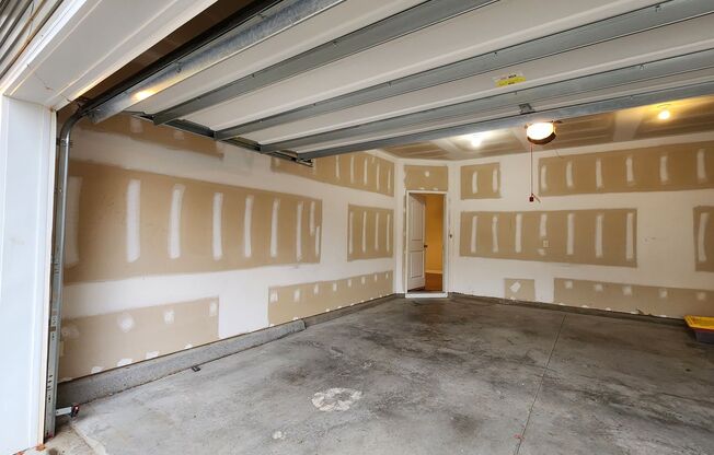 3 Bedroom - Cary Townhome in Central Location!!! Close to 540 and Research Triangle Park!