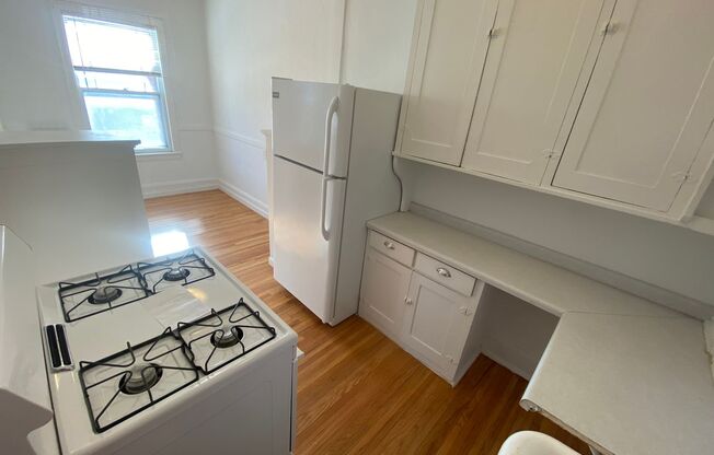 Studio, 1 bath, $909, Unit 304