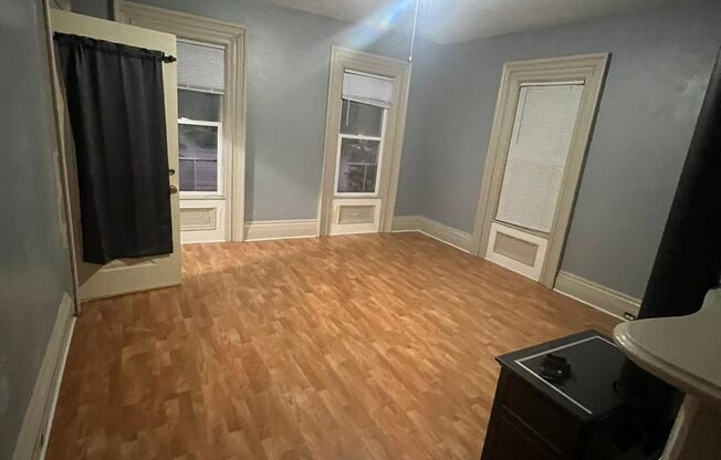 1 bed, 1 bath, $950, Unit 840A (Lower L)