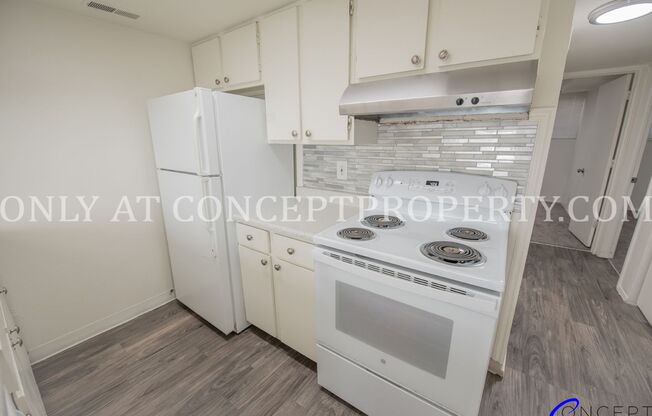 2 beds, 1 bath, 880 sqft, $1,249, Unit 17