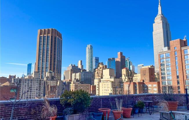 123 E 37 ST