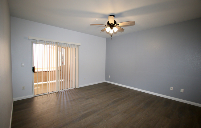 2 beds, 2 baths, $1,800, Unit 1512