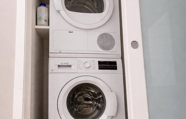 1 bed, 1 bath, 555 sqft, $2,675, Unit 414