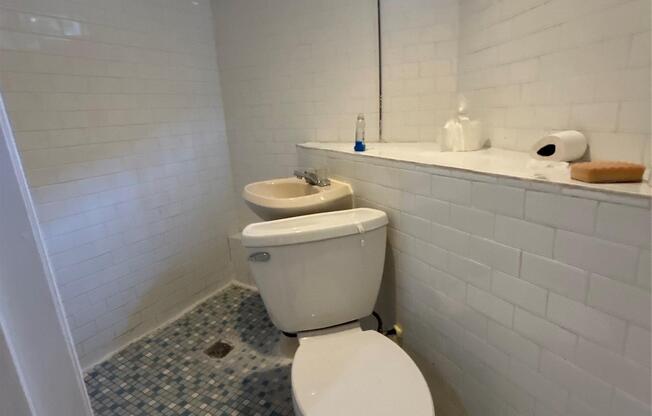 151 KINGSLAND AVE