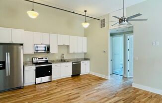 1 bed, 1 bath, 895 sqft, $1,925, Unit 116 N First Street 102