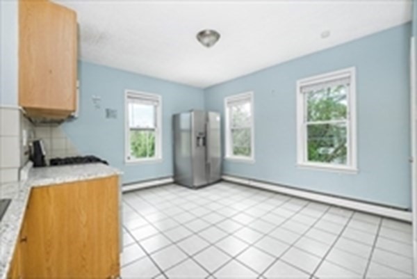 3 beds, 1 bath, 1,100 sqft, $2,500, Unit 3