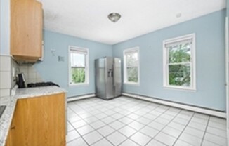 3 beds, 1 bath, 1,100 sqft, $2,500, Unit 3