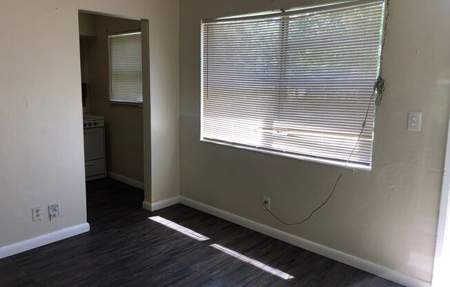 211 SW 7 AVE - SKY201
