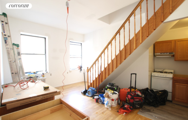 202 W 81 ST