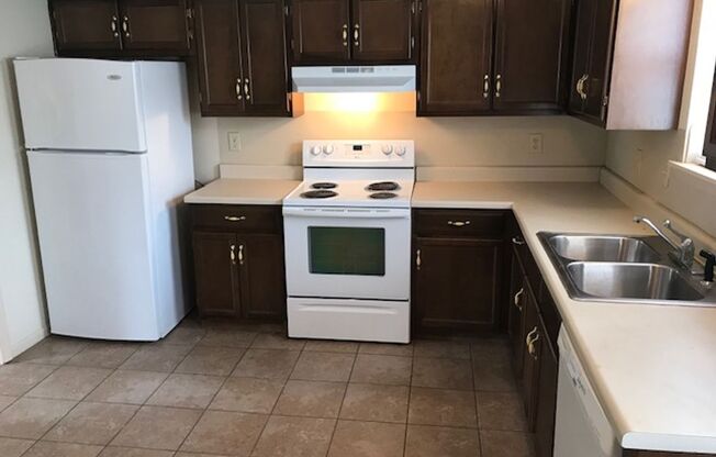 2 beds, 1.5 baths, 1,100 sqft, $940