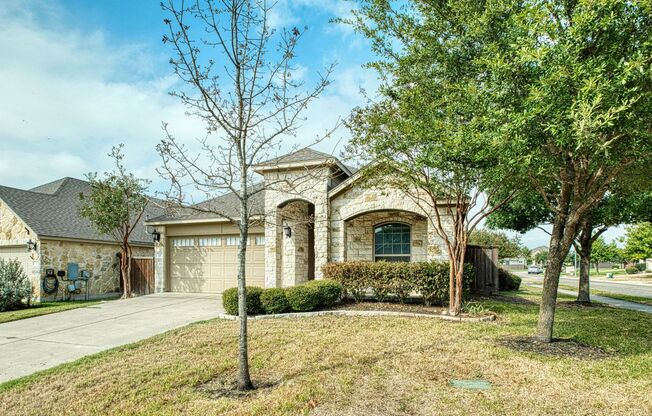 Gorgeous 4/2/2 DR Horton home in Teravista!