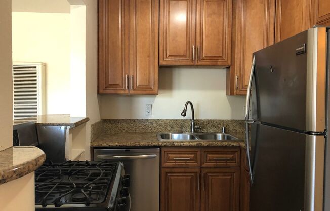 Beautiful Upgraded Studio apartment in the heart of Pacific Beach!