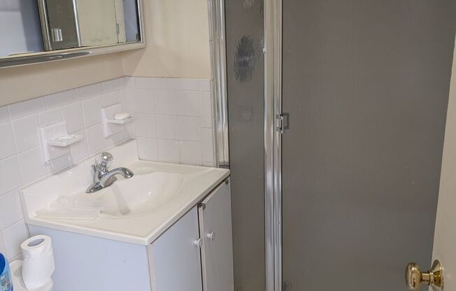 3 beds, 2 baths, 1,413 sqft, $3,500, Unit 9H