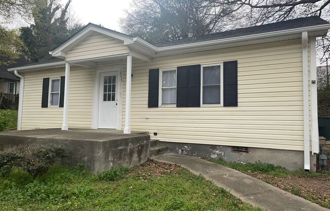 Renovated 3 Bedroom in Loray Mill Historic District!
