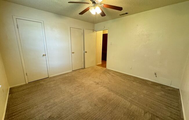 2 beds, 1 bath, 840 sqft, $695