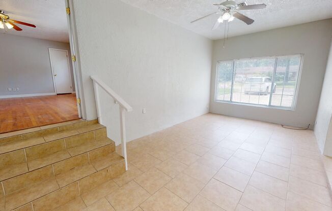 4 beds, 2.5 baths, $2,100