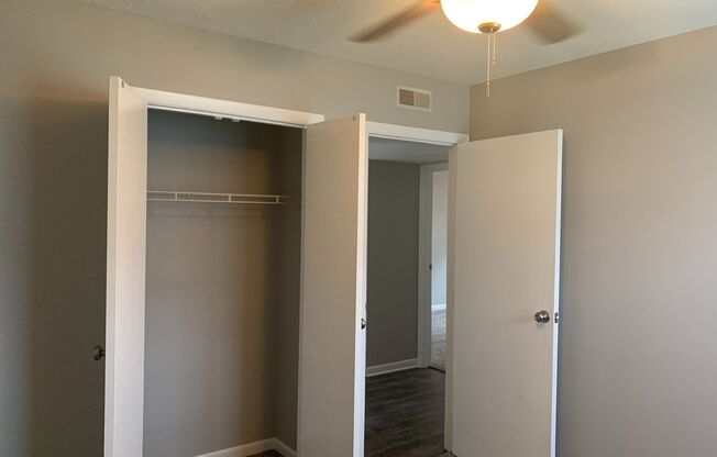 3 beds, 2 baths, 1,032 sqft, $1,200, Unit G