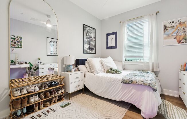 Elegant 3 Bedroom, 2.5 Bath Apartment