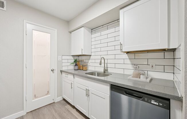2 beds, 2 baths, 1,025 sqft, $1,399, Unit 1037