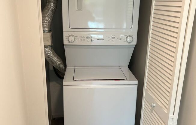 2 beds, 2 baths, 971 sqft, $2,795, Unit 102