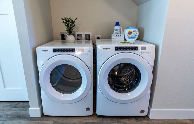 4 beds, 3 baths, $3,500, Unit 206