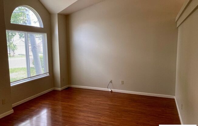 Huge Property: Welcome Home!