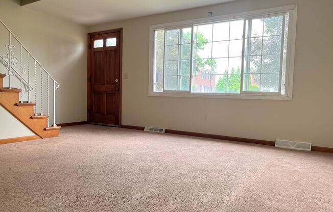 33 Oakridge Drive