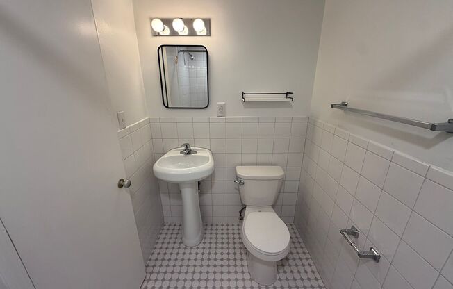 Studio, 1 bath, 487 sqft, $1,250, Unit Fifth 102