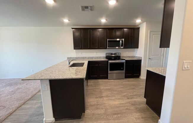 Spacious New-Build Family Home!