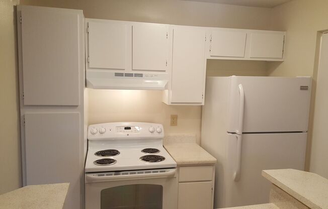 2 beds, 1 bath, 903 sqft, $1,700, Unit 1011 C #2B