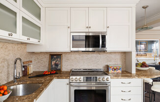 1 bed, 1 bath, 900 sqft, $7,950, Unit 19N