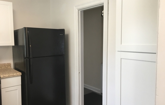 3 beds, 1 bath, $1,550