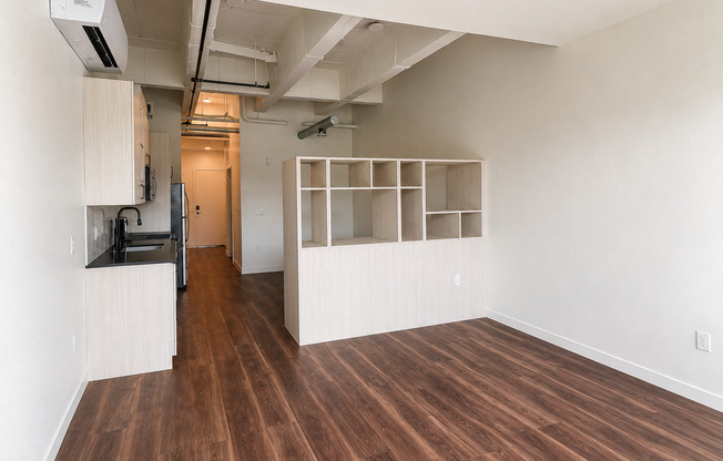 Studio, 1 bath, 563 sqft, $2,395, Unit 408