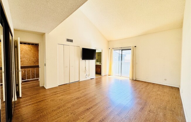 2 beds, 3 baths, 1,614 sqft, $4,000
